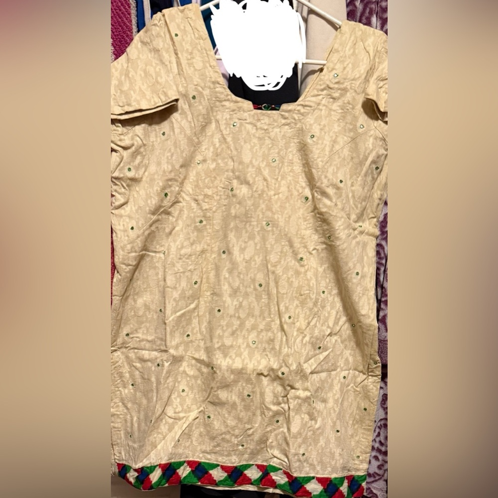 Salwar suit